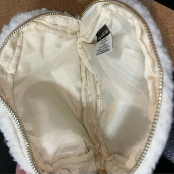 Apana Studio City Cozy White Sherpa Crossbody Belt Sling Bag Fanny Pack 8x6” - Picture 7 of 8